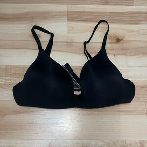 Victoria’s Secret 34A black bra, detachable straps, NO UNDERWIRE, smooth